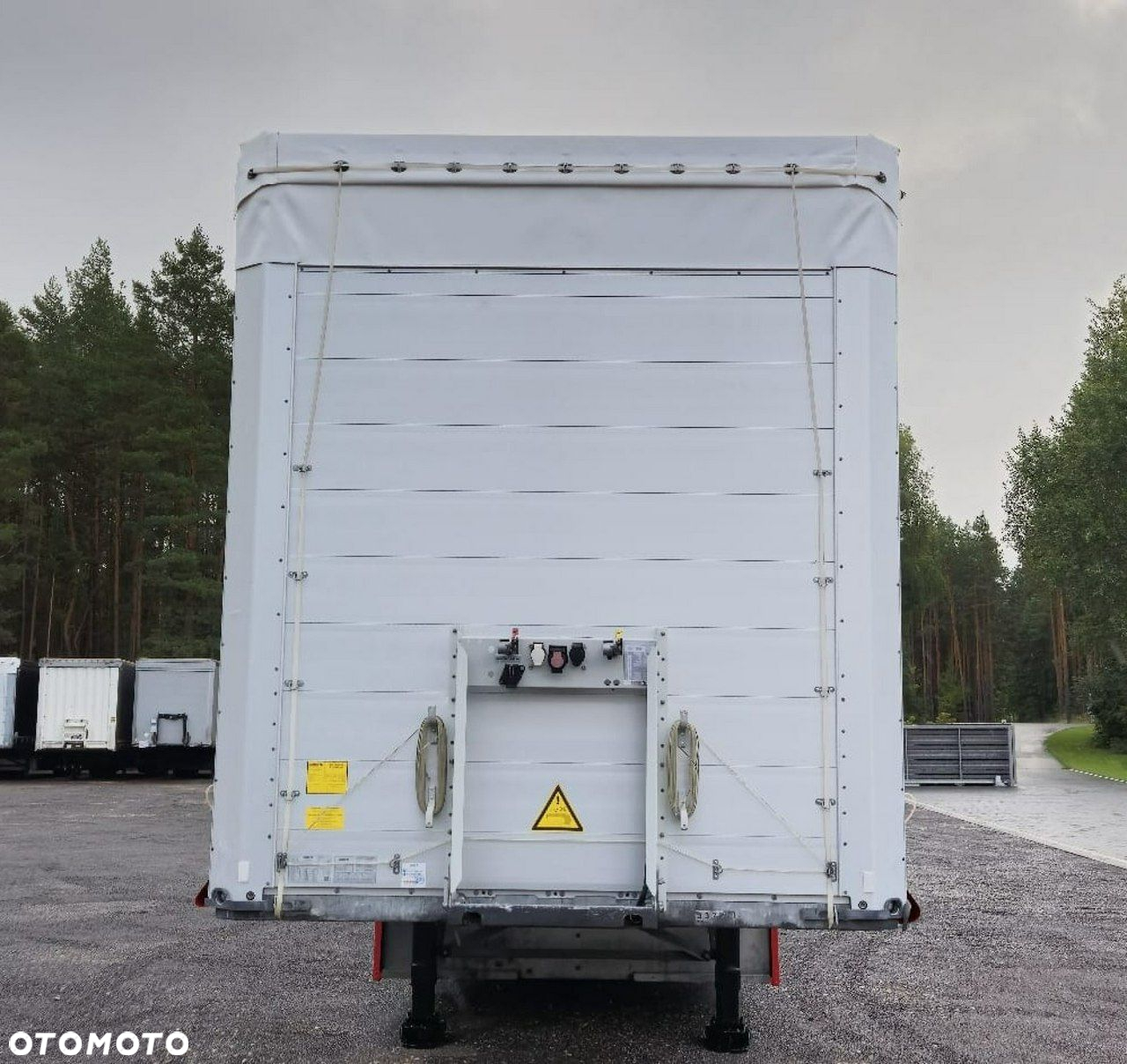 Schmitz Cargobull Firana Standard, Oś podnoszona, Paleciara - 2