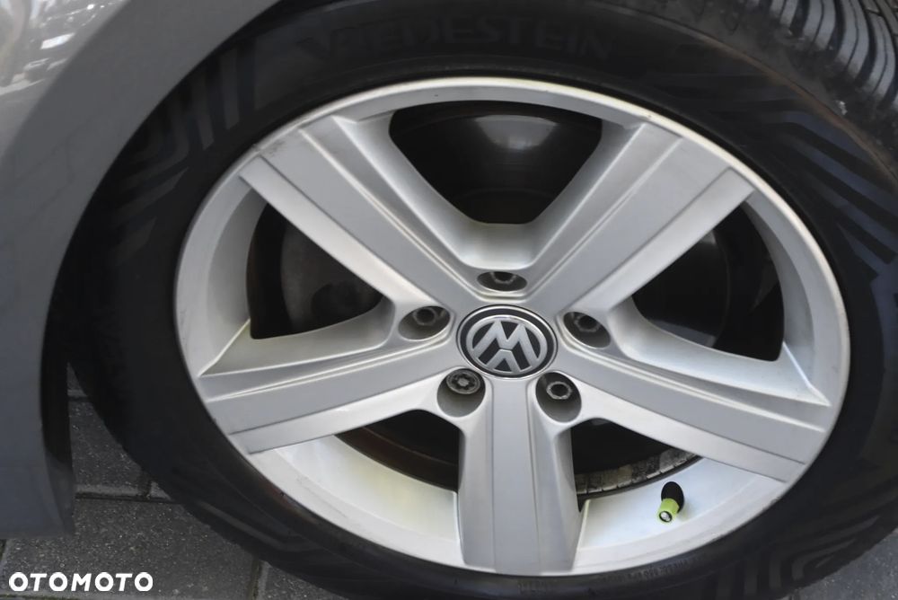 Volkswagen Golf 1.6 TDI BlueMotion Technology Cup - 17
