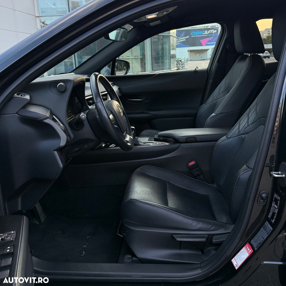 Lexus UX 250h Style Edition - 13