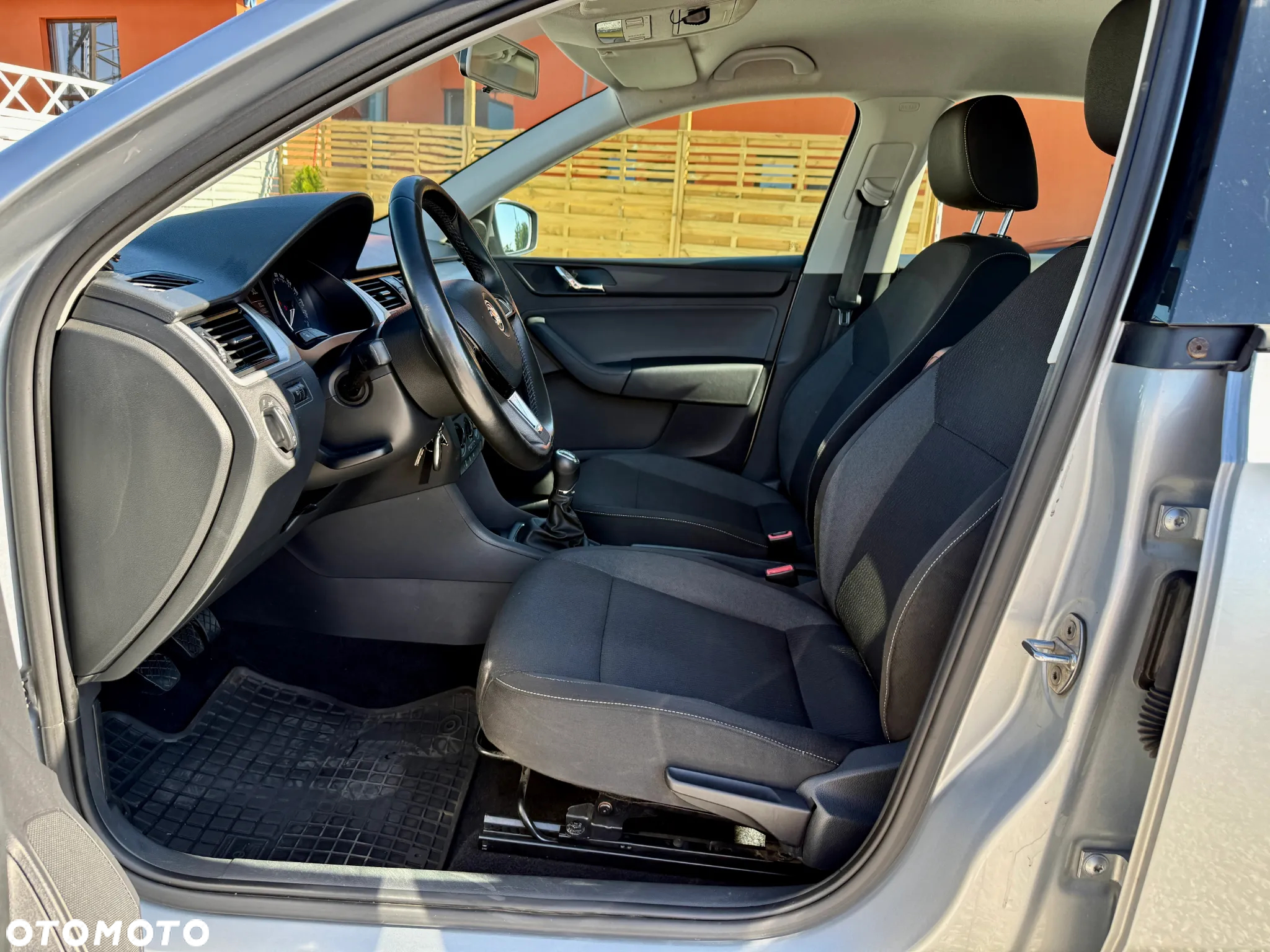 Skoda RAPID 1.2 TSI Edition - 8