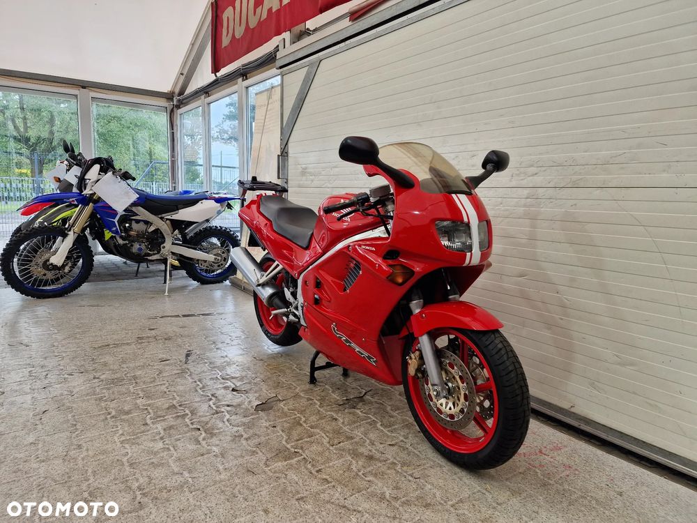 Honda VFR - 5