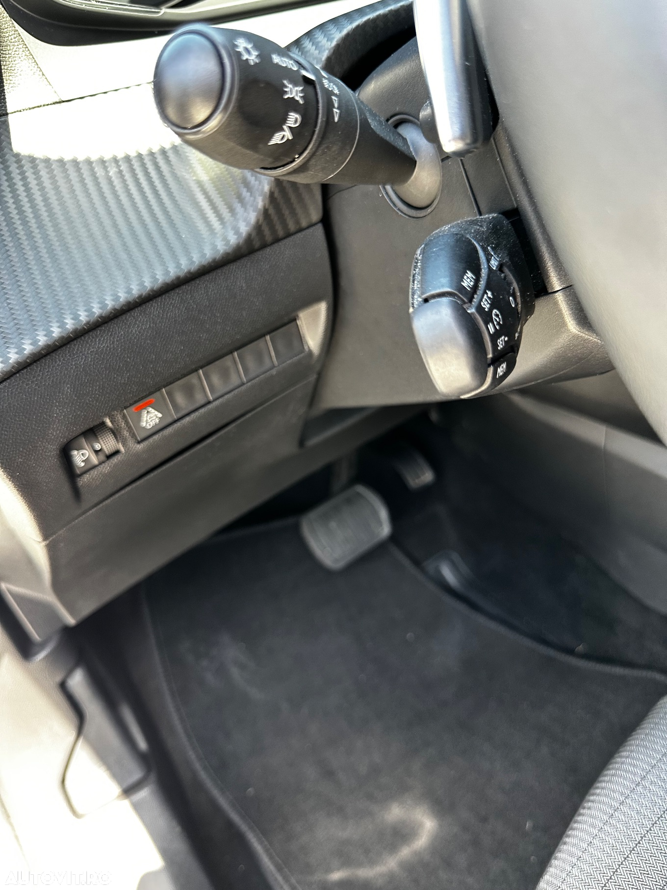 Peugeot 2008 1.5 BlueHDI 130 S&S EAT8 Allure - 14