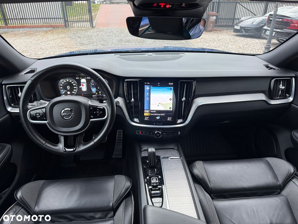 Volvo V60 T4 R-Design - 16