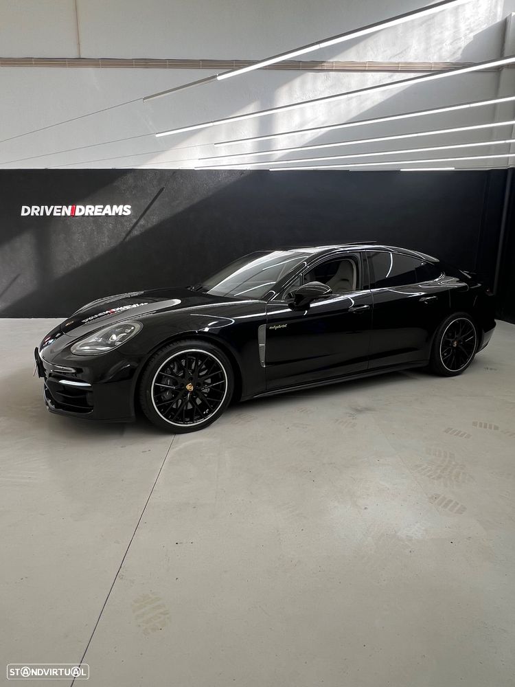 Porsche Panamera 4 E-Hybrid Platinum Edition - 2
