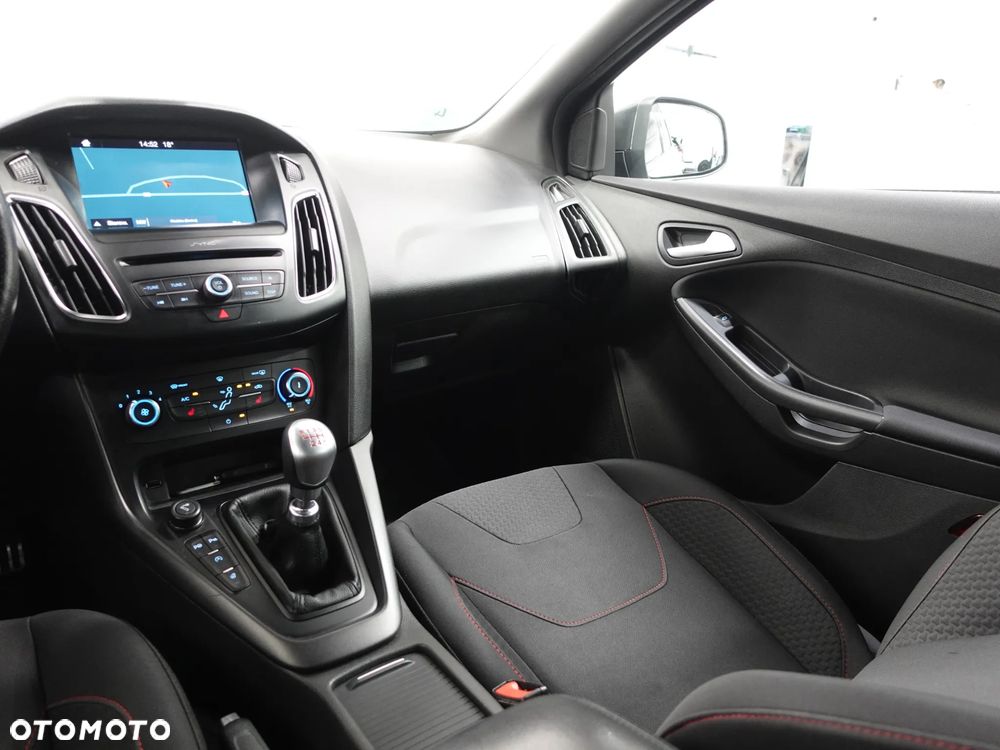 Ford Focus 1.5 EcoBoost ST-Line Black ASS - 39