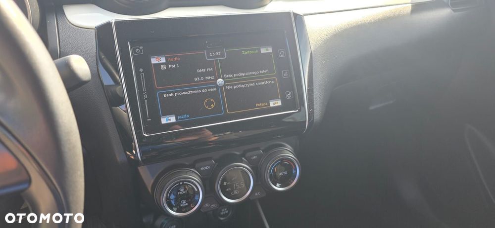 Suzuki Swift 1.2 Premium Plus CVT - 35