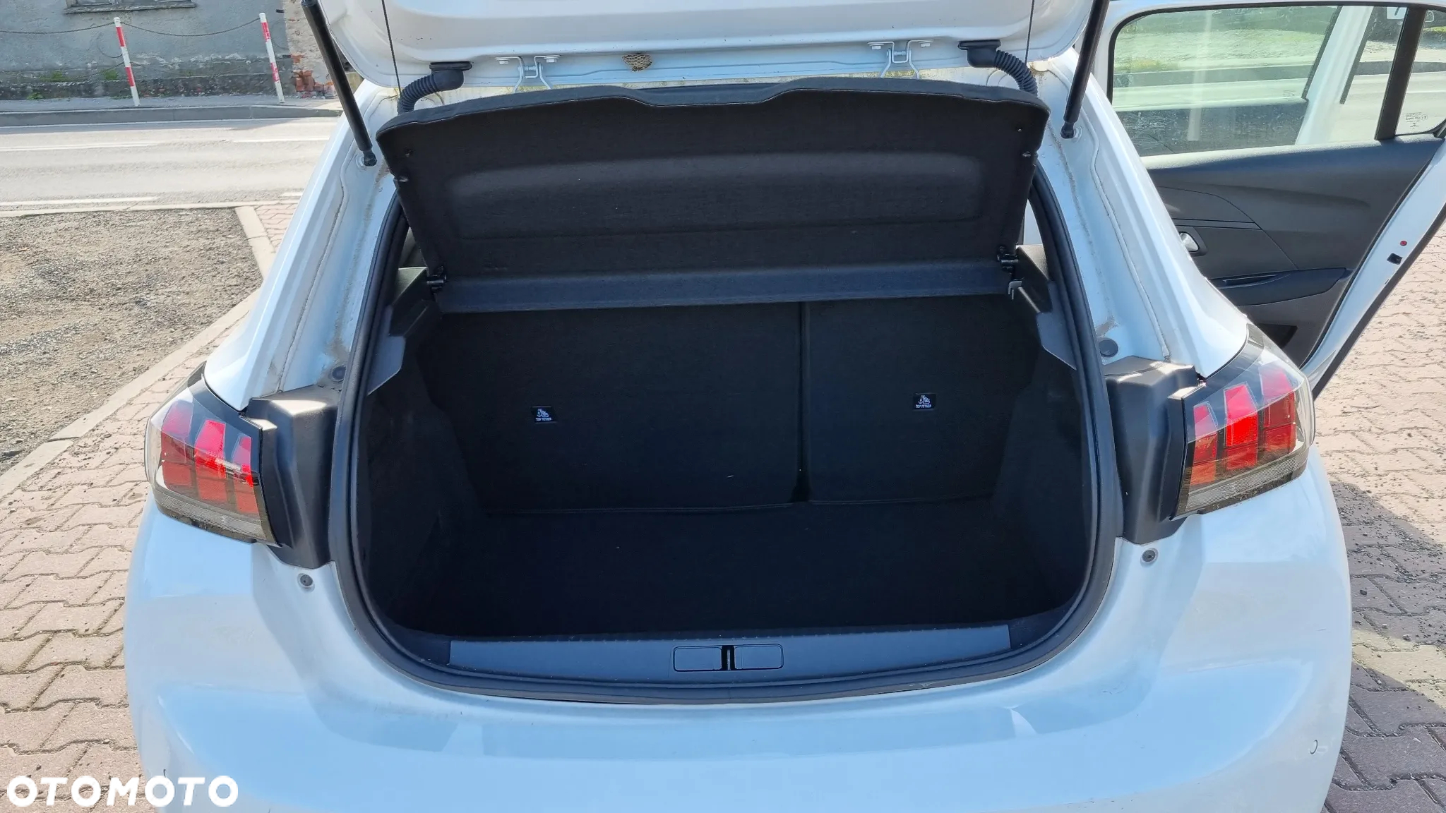 Peugeot 208 - 20