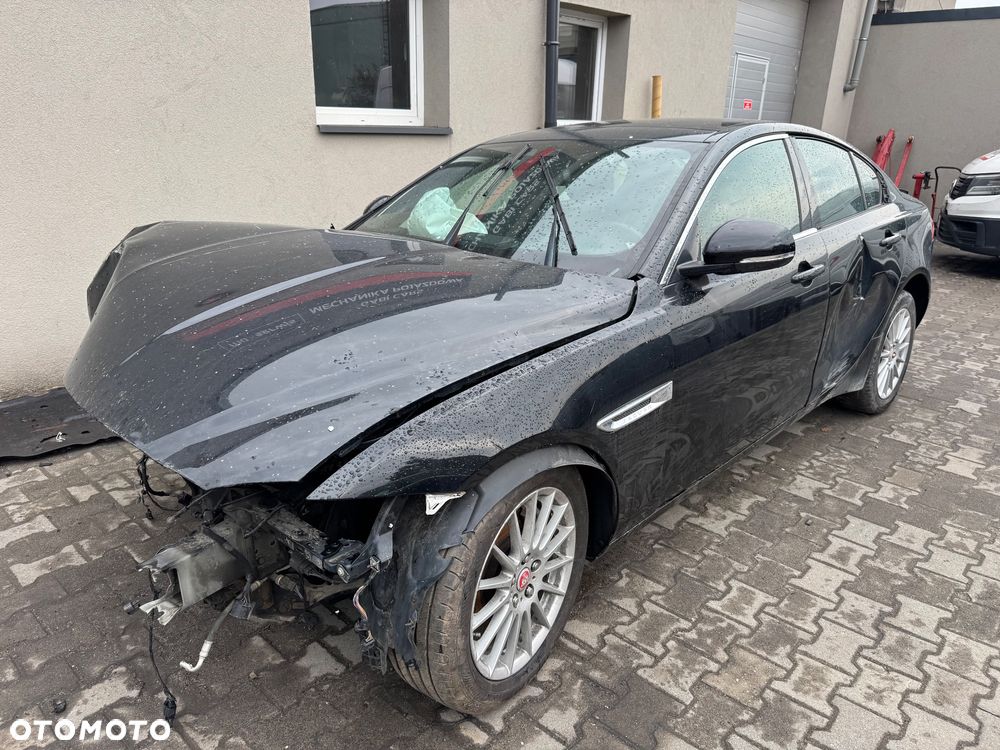 Jaguar XE 20d R-Sport - 3