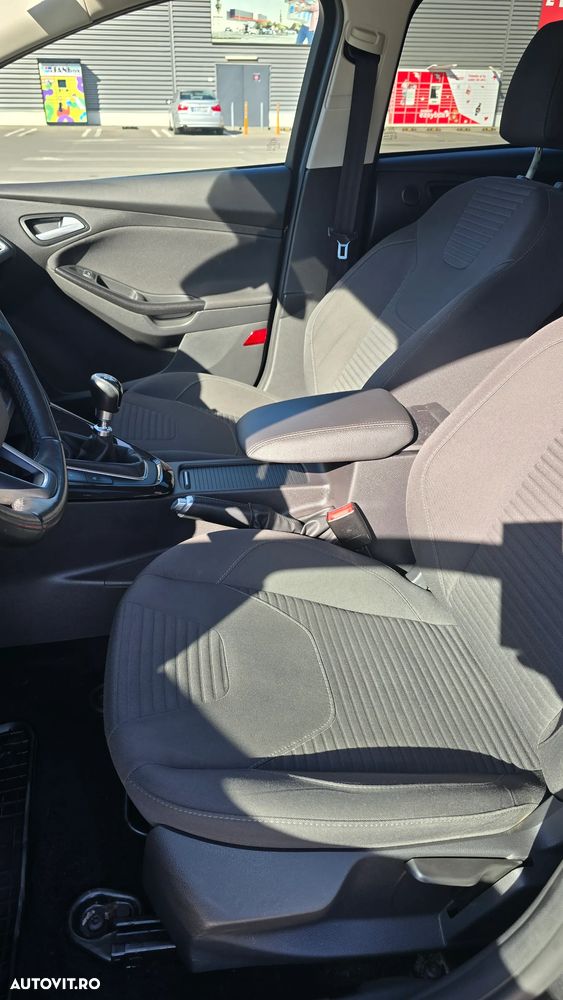 Ford Focus - 28