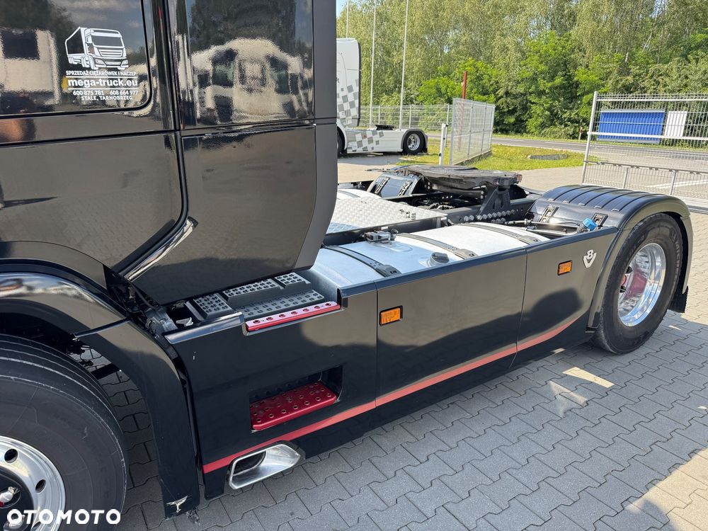 Scania S 590 V8 BOGATA WERSJA 6 PODUSZEK - 17
