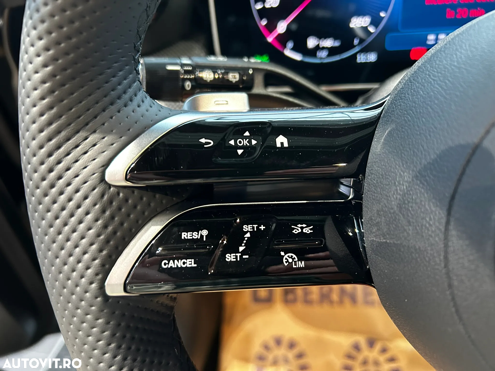 Mercedes-Benz GLC 300 4Matic 9G-TRONIC AMG Line Advanced - 7