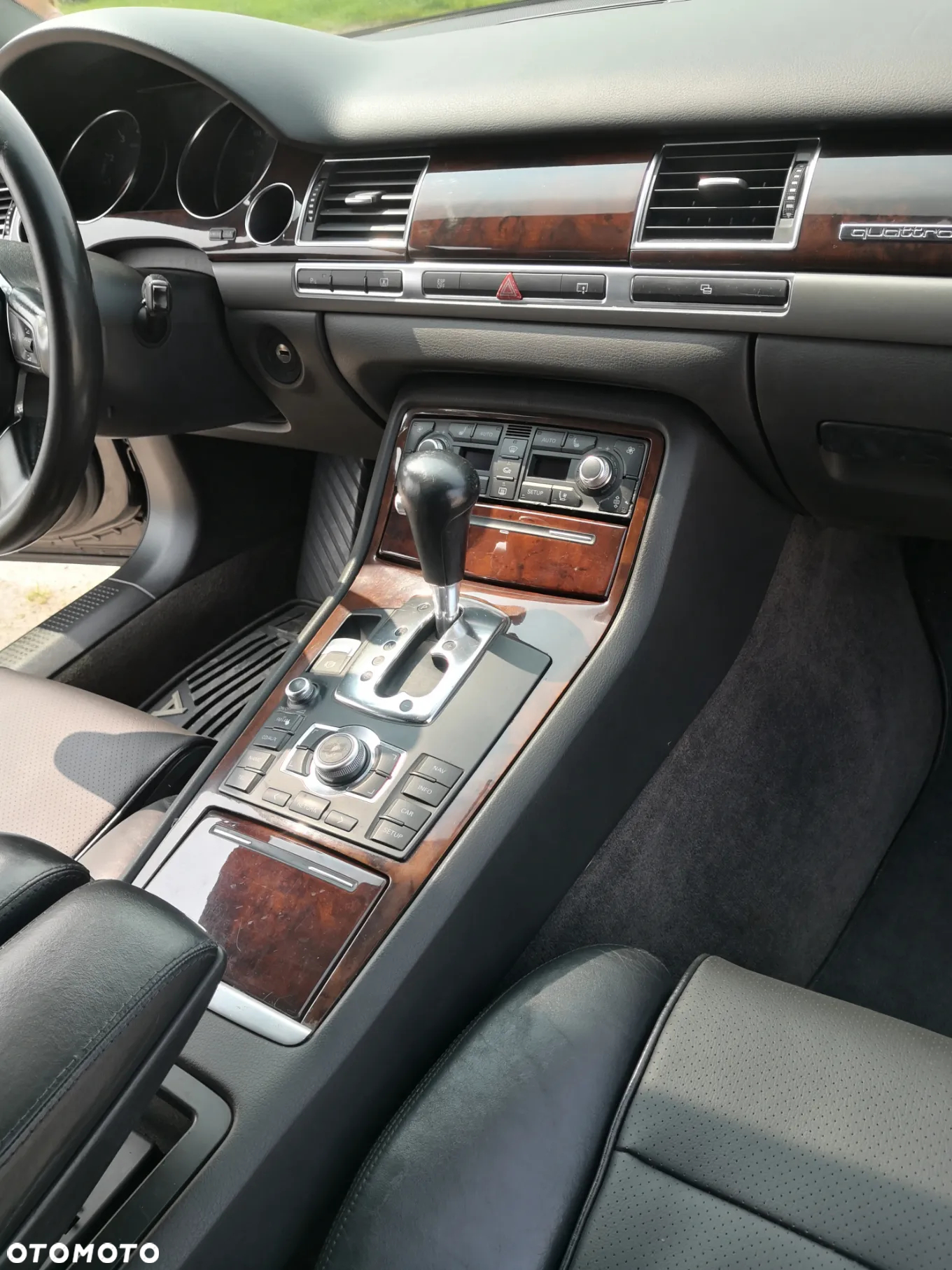 Audi A8 4.2 L Quattro - 15
