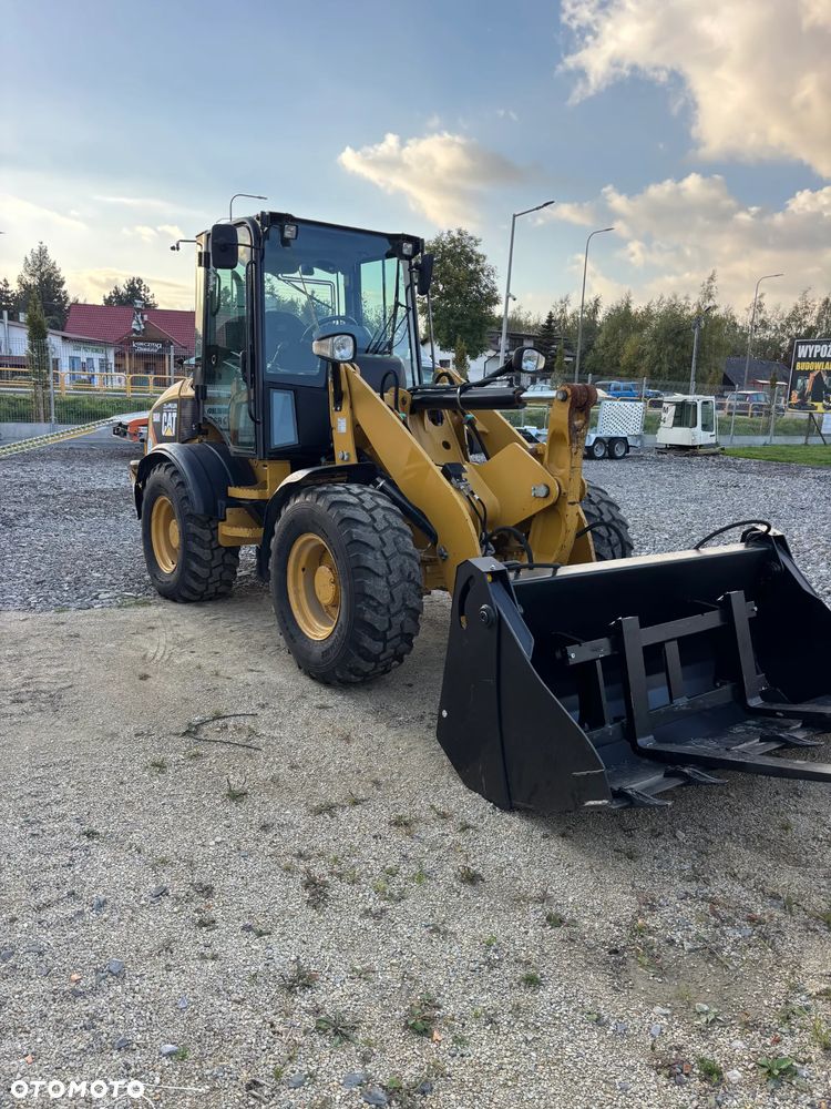 Caterpillar 908H - 4