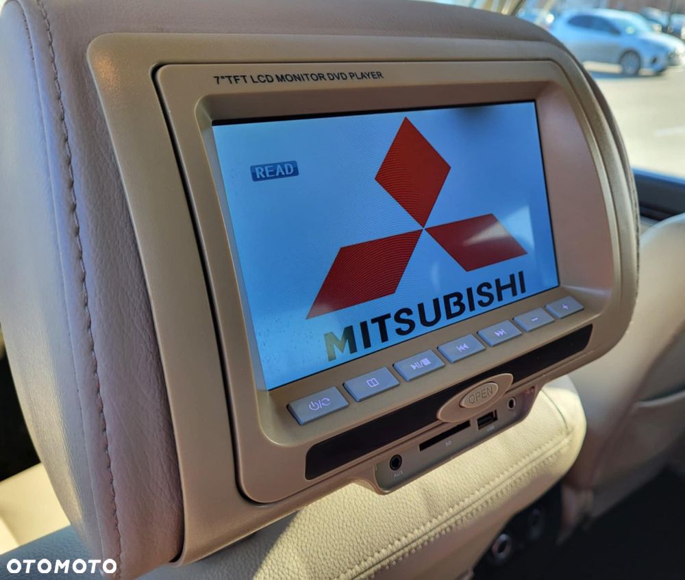 Mitsubishi Pajero - 10