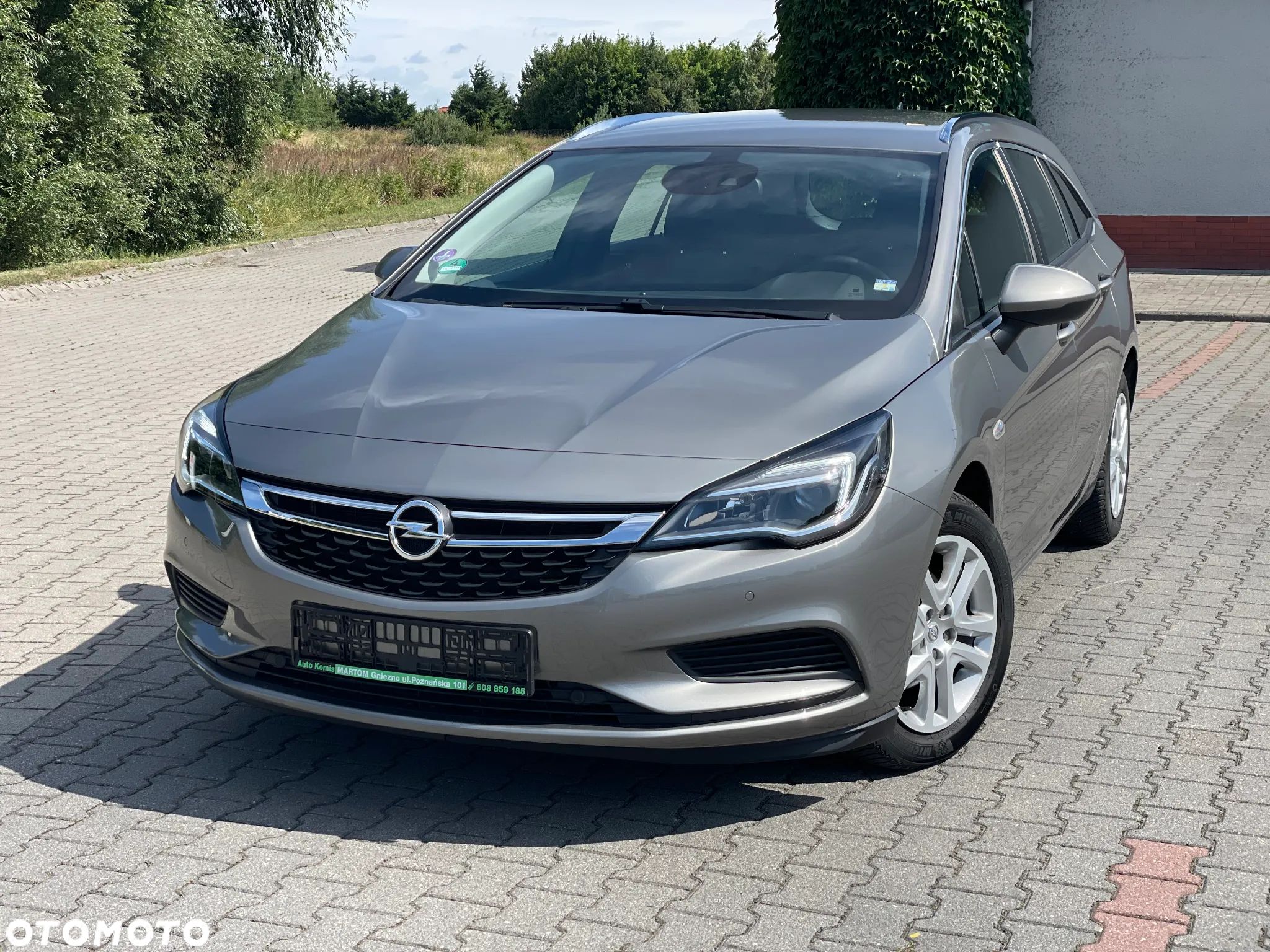 Opel Astra 1.4 Turbo Sports Tourer Innovation - 1