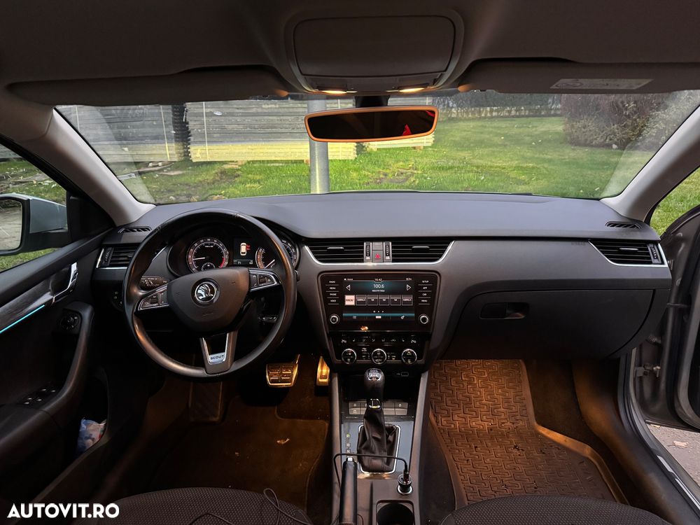 Skoda Octavia Combi Diesel 2.0 TDI 4X4 DSG Scout - 12