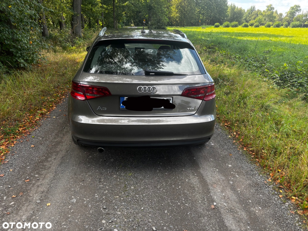 Audi A3 Sportback 1.6 TDI S tronic Ambiente - 3