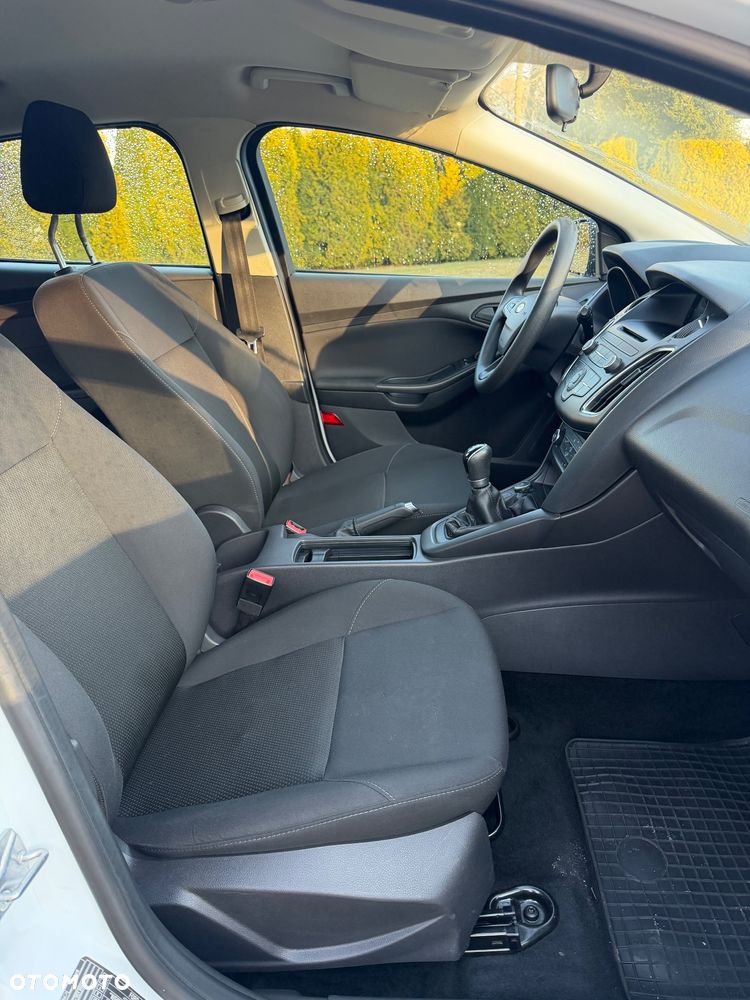 Ford Focus 1.6 Ti-VCT Trend - 10