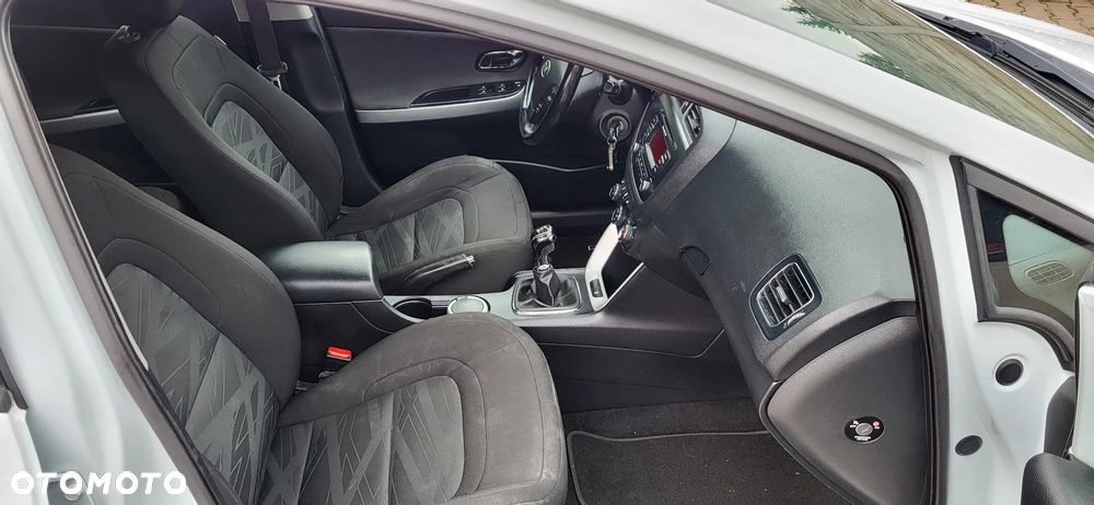 Kia Ceed 1.6 GDI Fifa World Cup Edition - 16