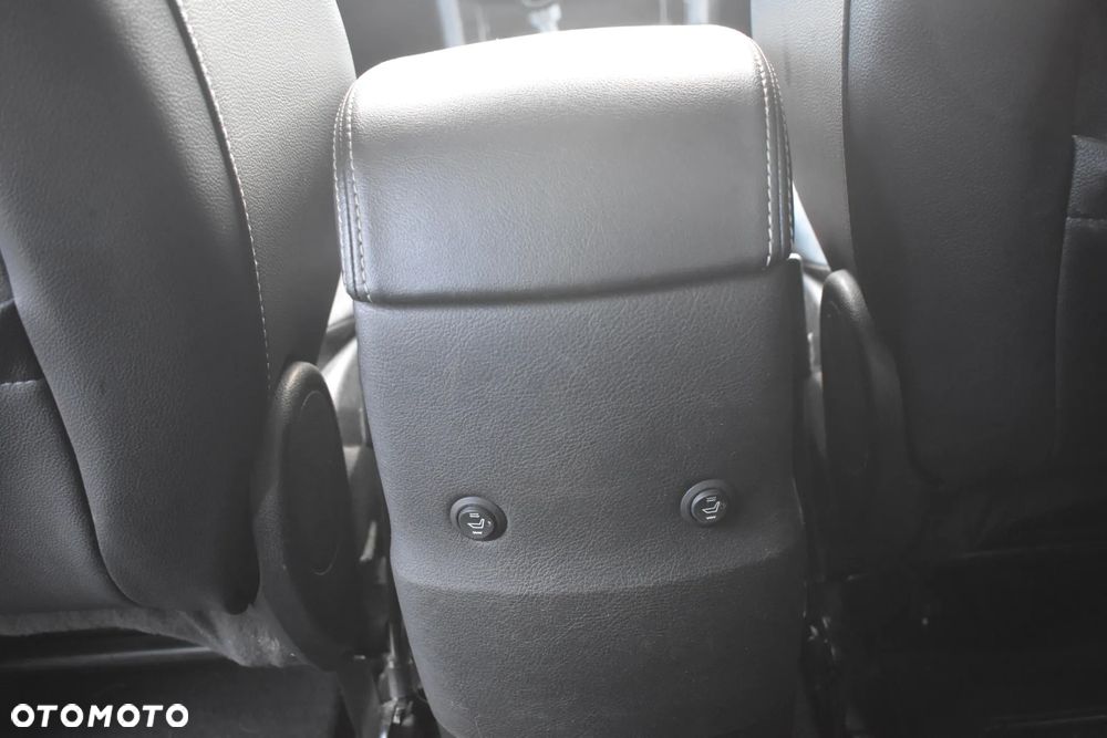 Ford S-Max 2.0 TDCi DPF Champions Edition - 13