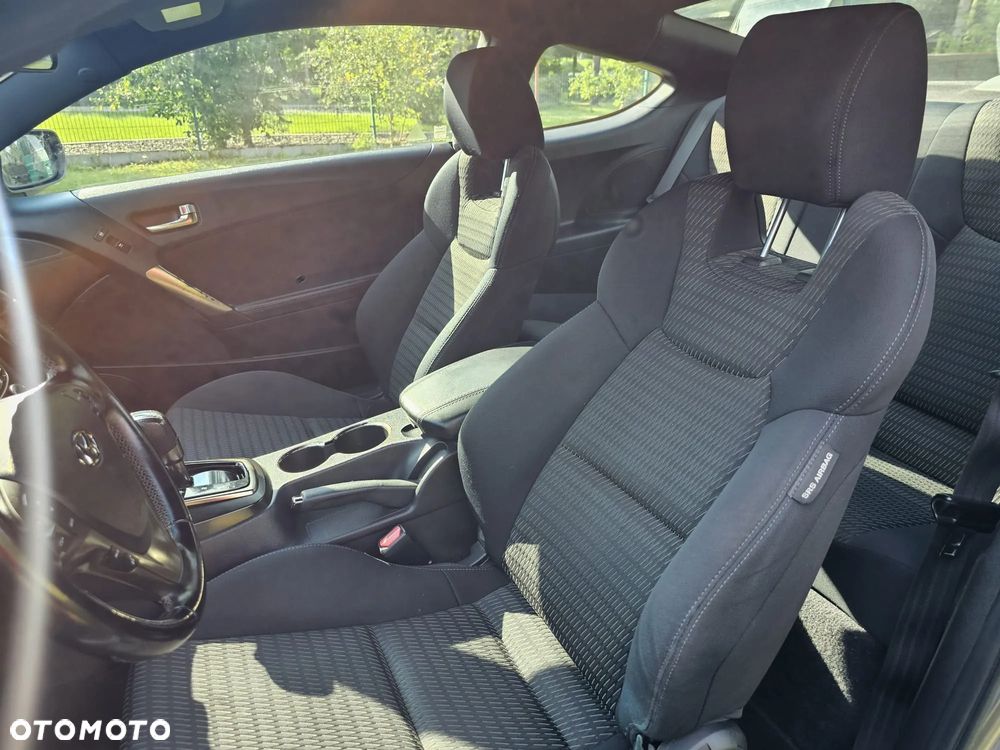 Hyundai Genesis Coupe 2.0 T Automatik - 4