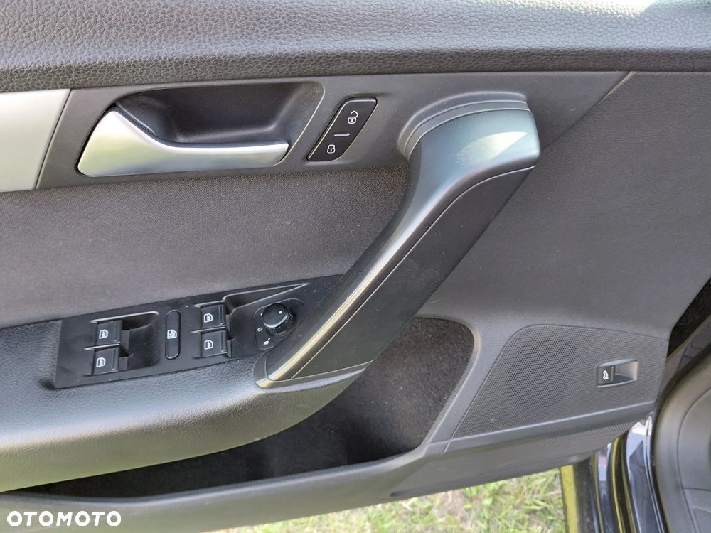 Volkswagen Passat - 9
