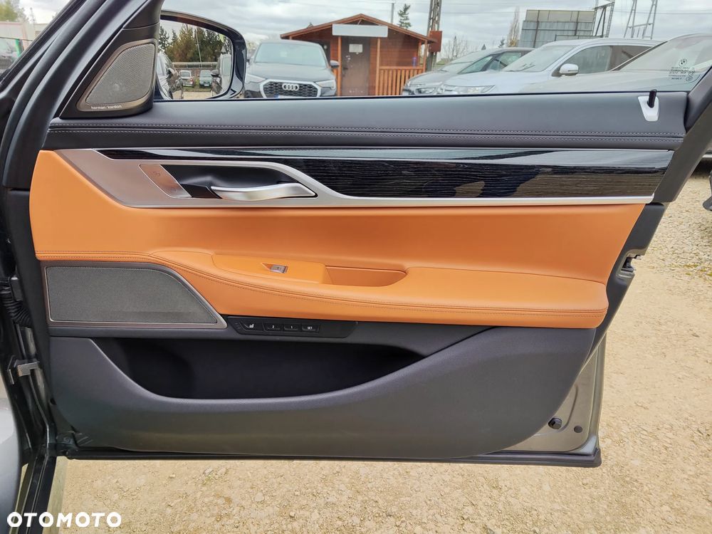 BMW Seria 7 740d xDrive sport - 14