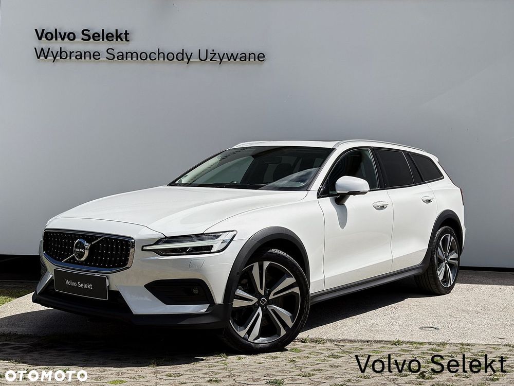 Volvo V60 Cross Country - 1