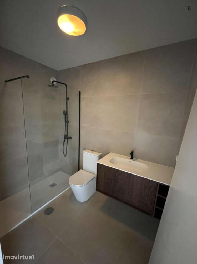 Apartamento com 3 quartos - localizado em Ramalde Porto - Grande imagem: 2/14