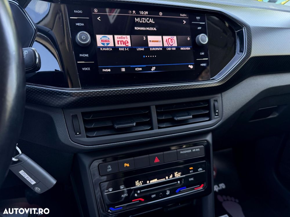 Volkswagen T-Cross - 11