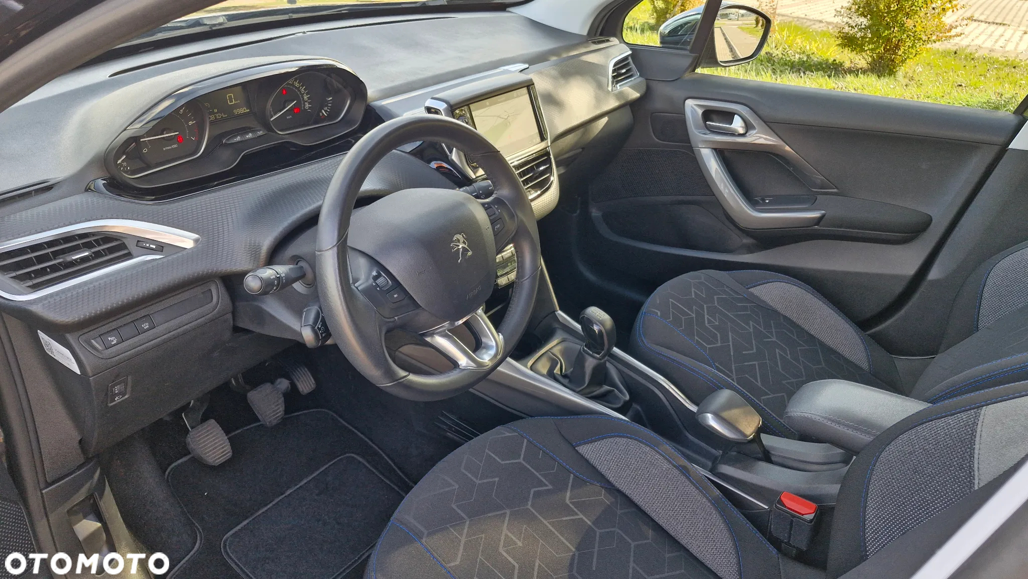 Peugeot 2008 - 12