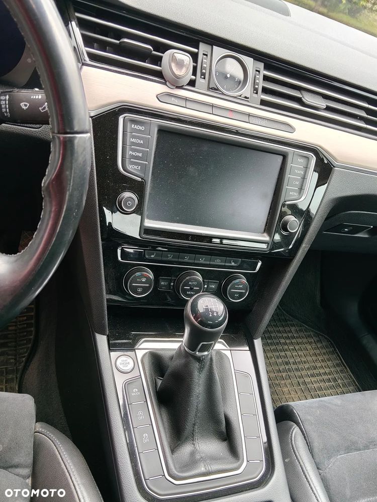 Volkswagen Passat 2.0 TDI BMT Comfortline - 13