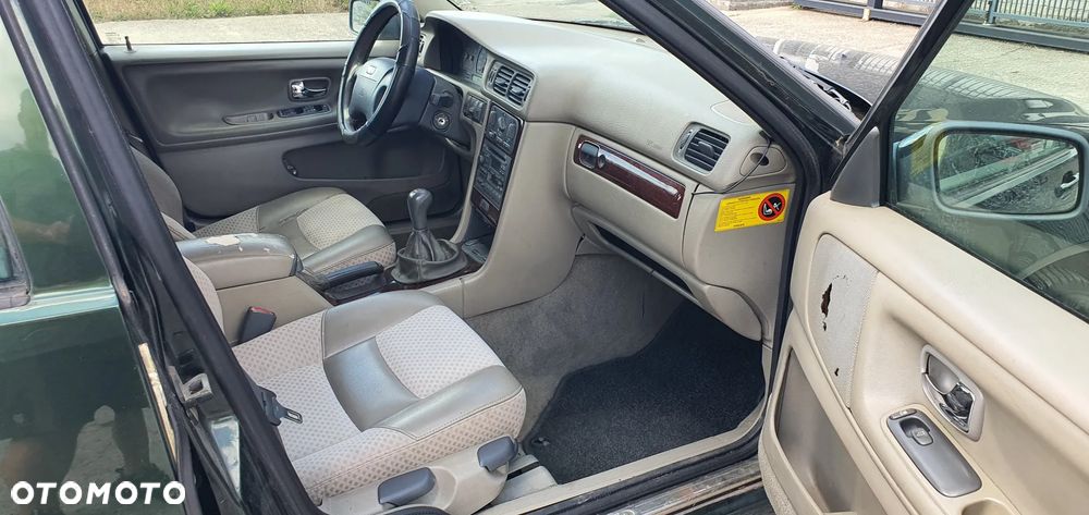 Volvo V70 2.4 - 23