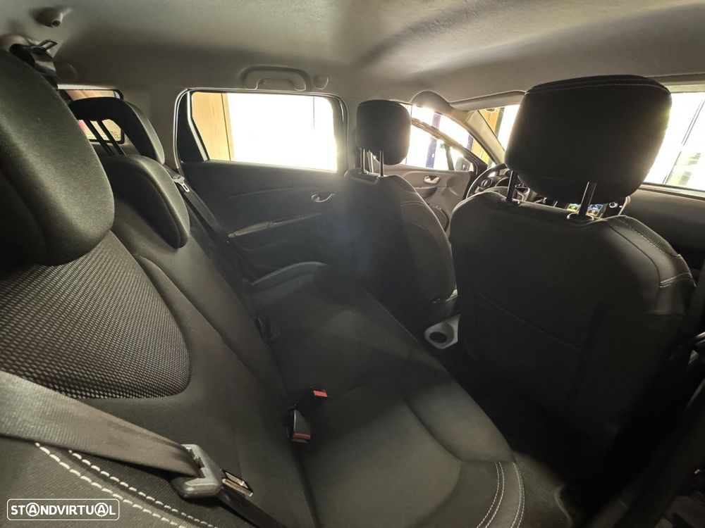 Renault Clio Sport Tourer 1.5 dCi Limited - 29