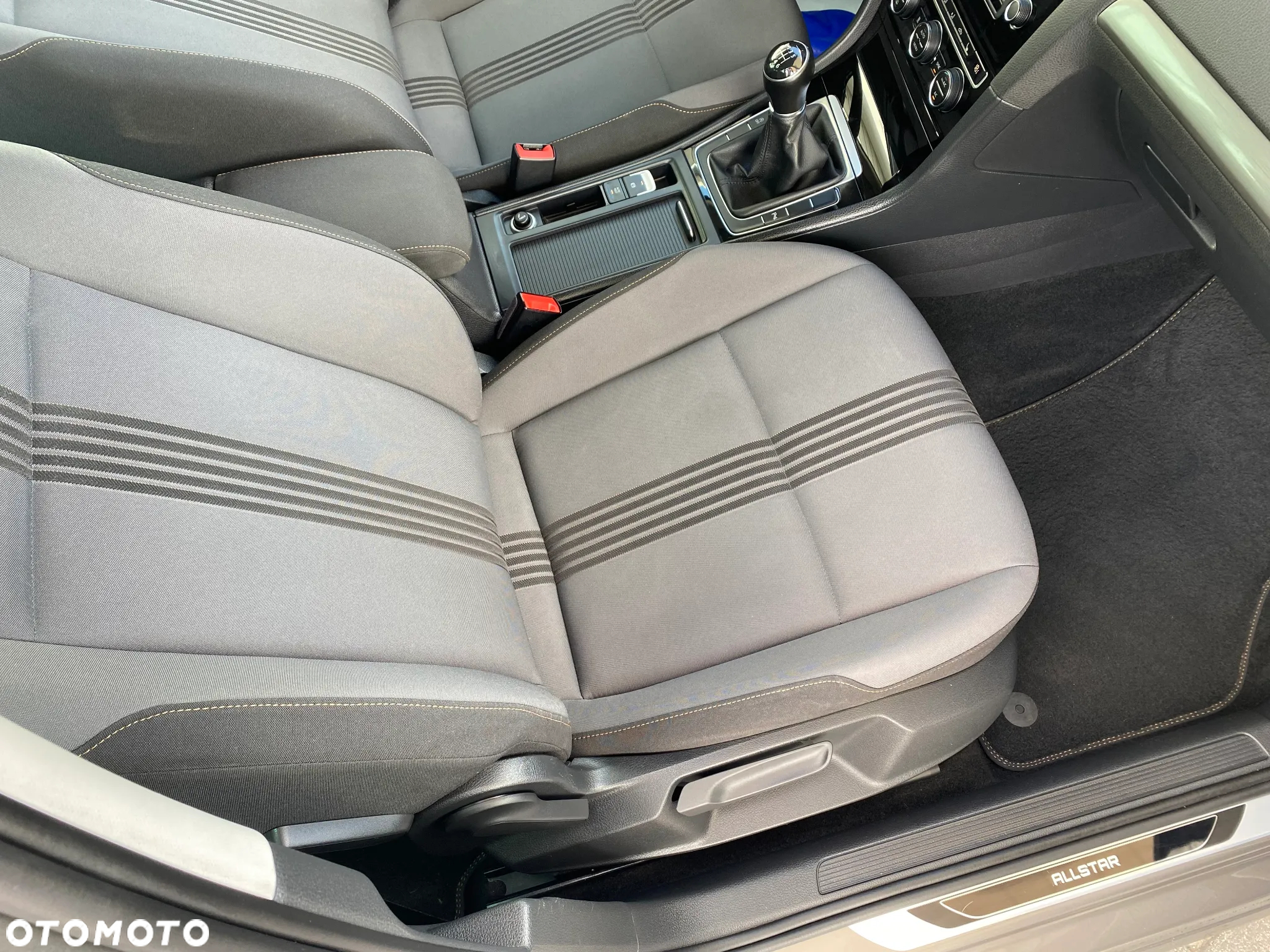 Volkswagen Golf - 36