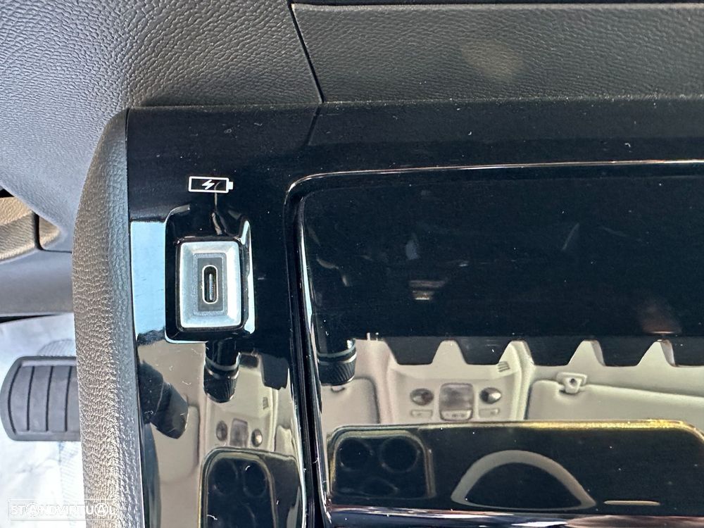 Peugeot e-208 50 kWh Allure Pack - 25