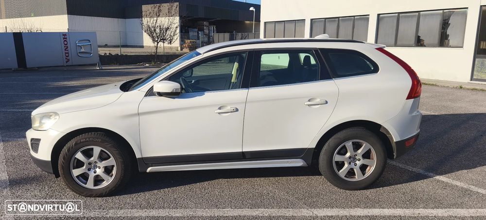Volvo XC 60 2.0 D4 Momentum Start/Stop - 3