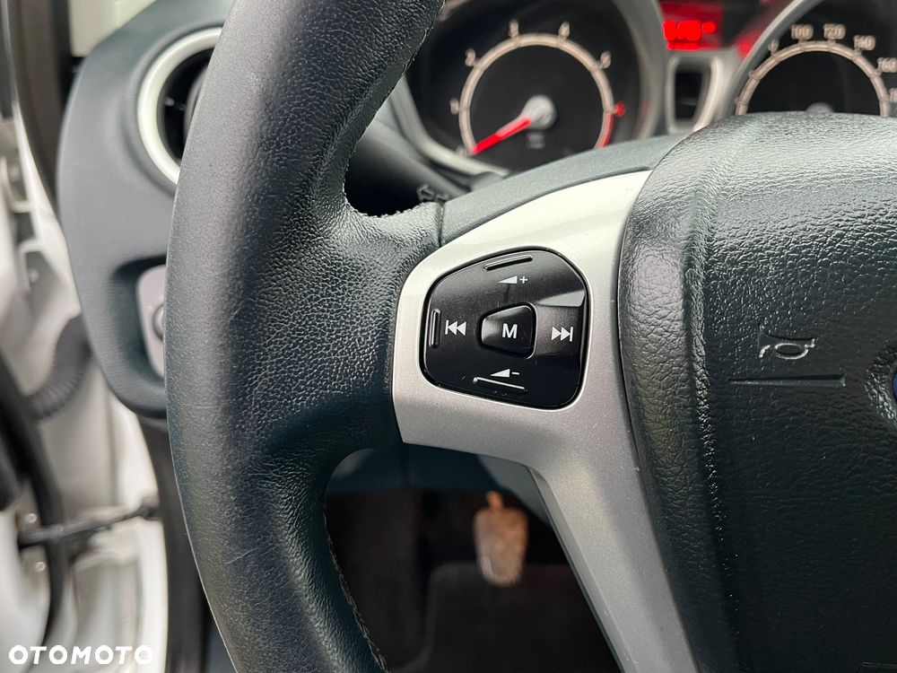 Ford Fiesta 1.25 Titanium - 25