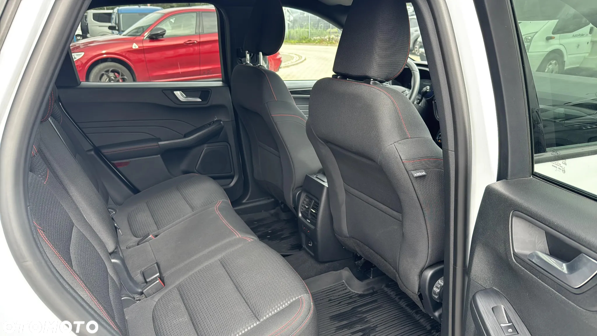 Ford Kuga 2.5 FHEV FWD ST-Line - 27