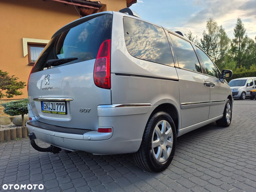 Peugeot 807 HDi 135 Active - 21