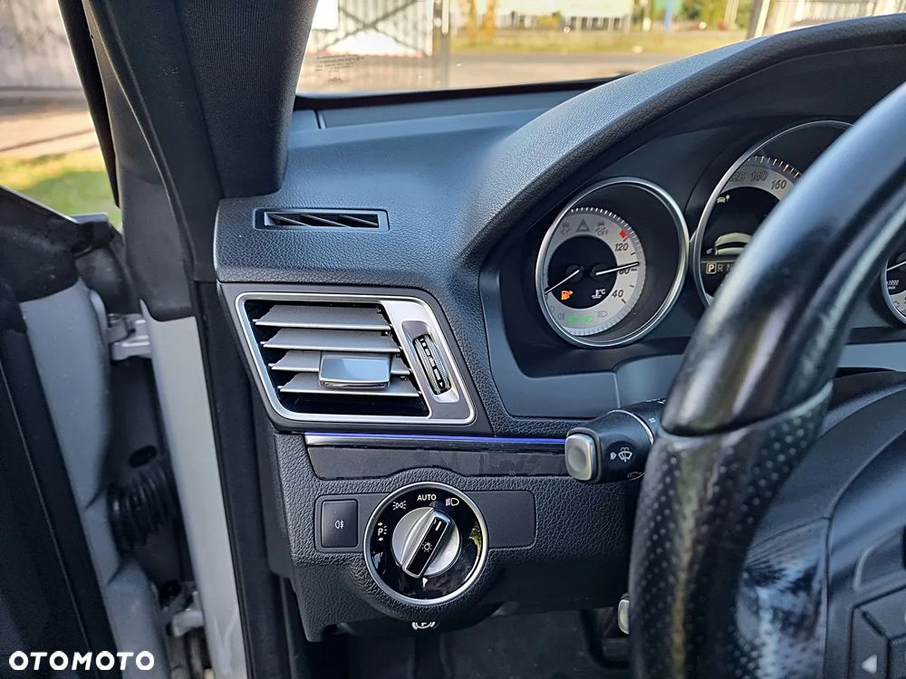 Mercedes-Benz Klasa E - 22