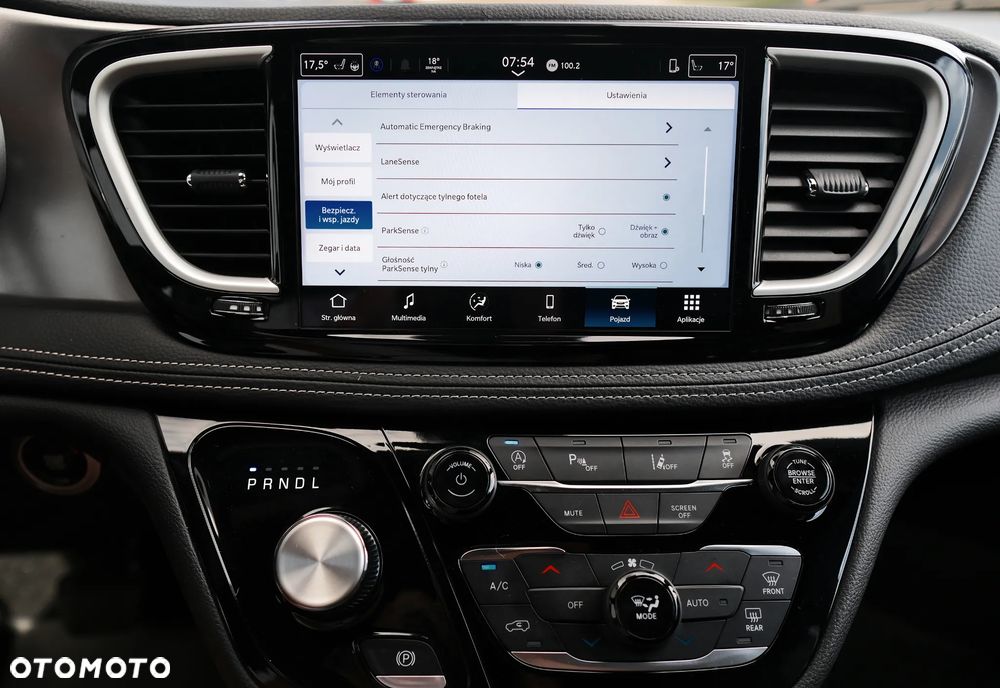Chrysler Pacifica - 22