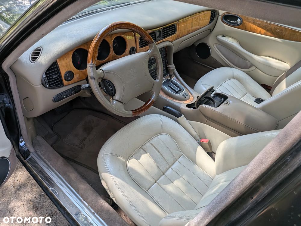 Jaguar XJ - 15
