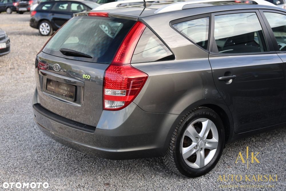 Kia Ceed - 13