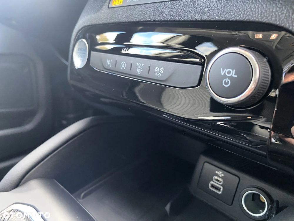 Ford Kuga 2.5 FHEV FWD Titanium - 18