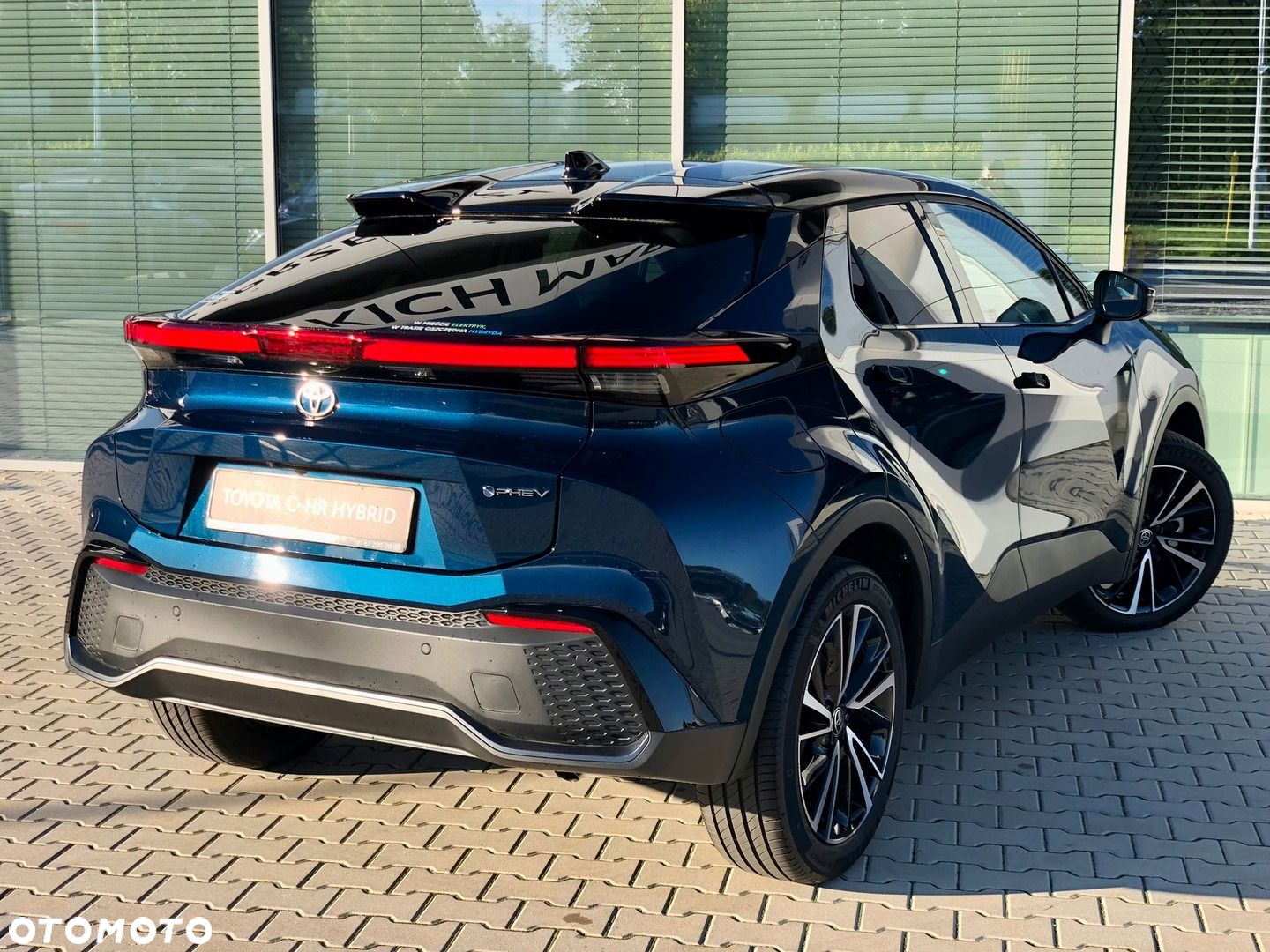 Toyota C-HR - 11