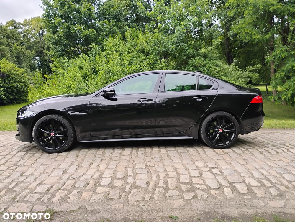 Jaguar XE 2.0 D AWD R-Sport - 15
