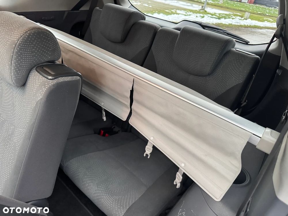 Toyota Prius+ (Hybrid) Comfort - 25