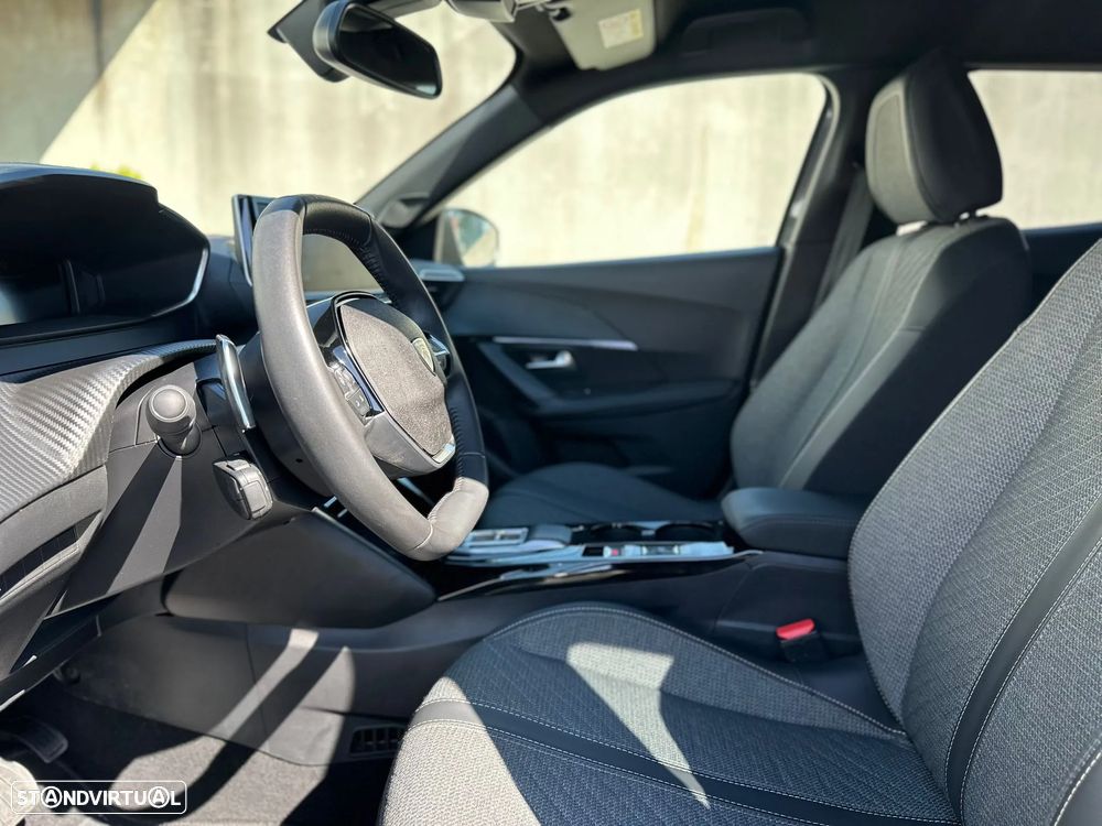 Peugeot 2008 1.2 Hybrid Allure e-DCS6 - 21