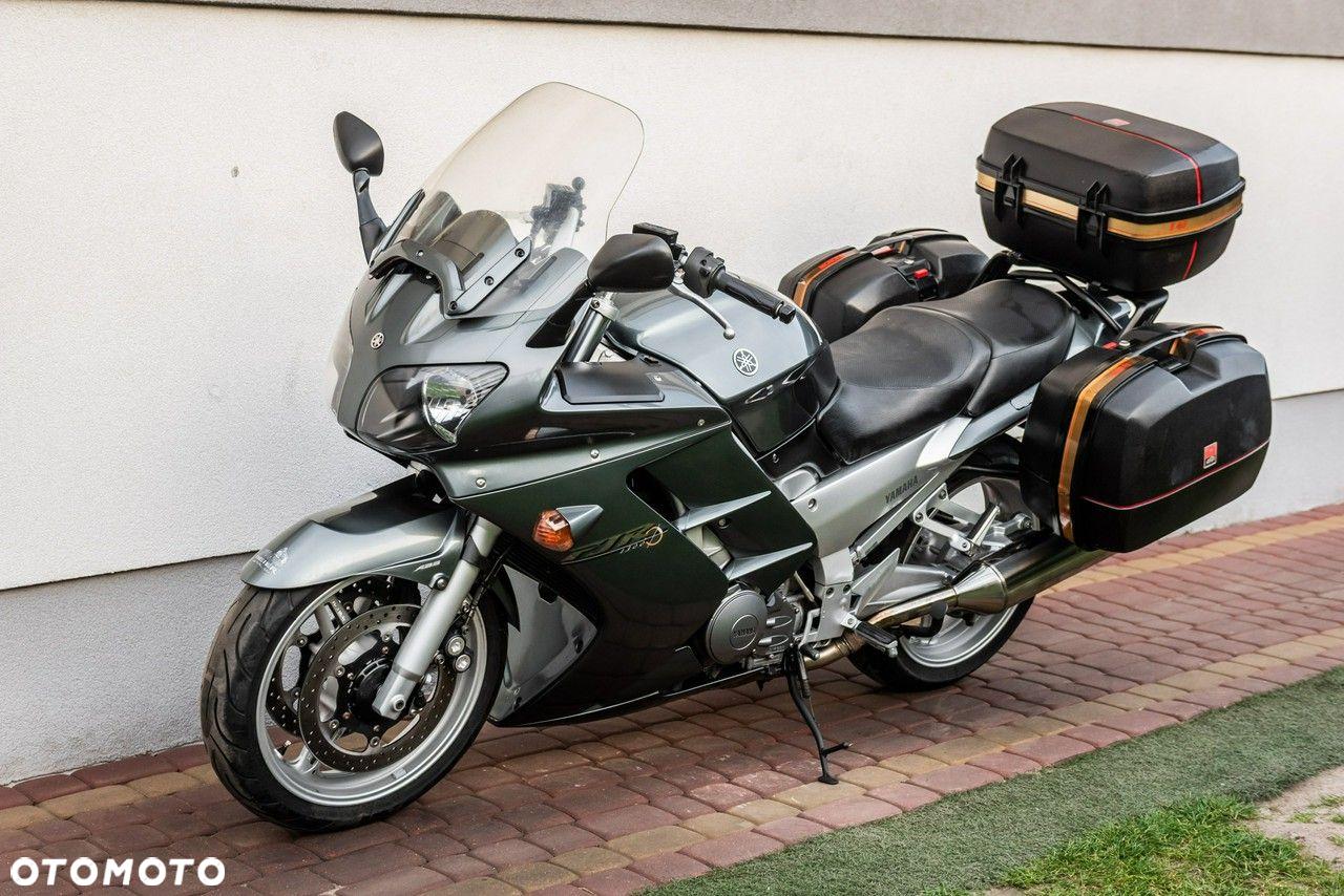 Yamaha FJR - 6